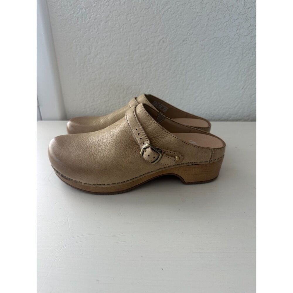 Dansko Berry Milled Burnished Mules Clogs Tan Women's Size 39 US 8.5-9 - Picture 3 of 8